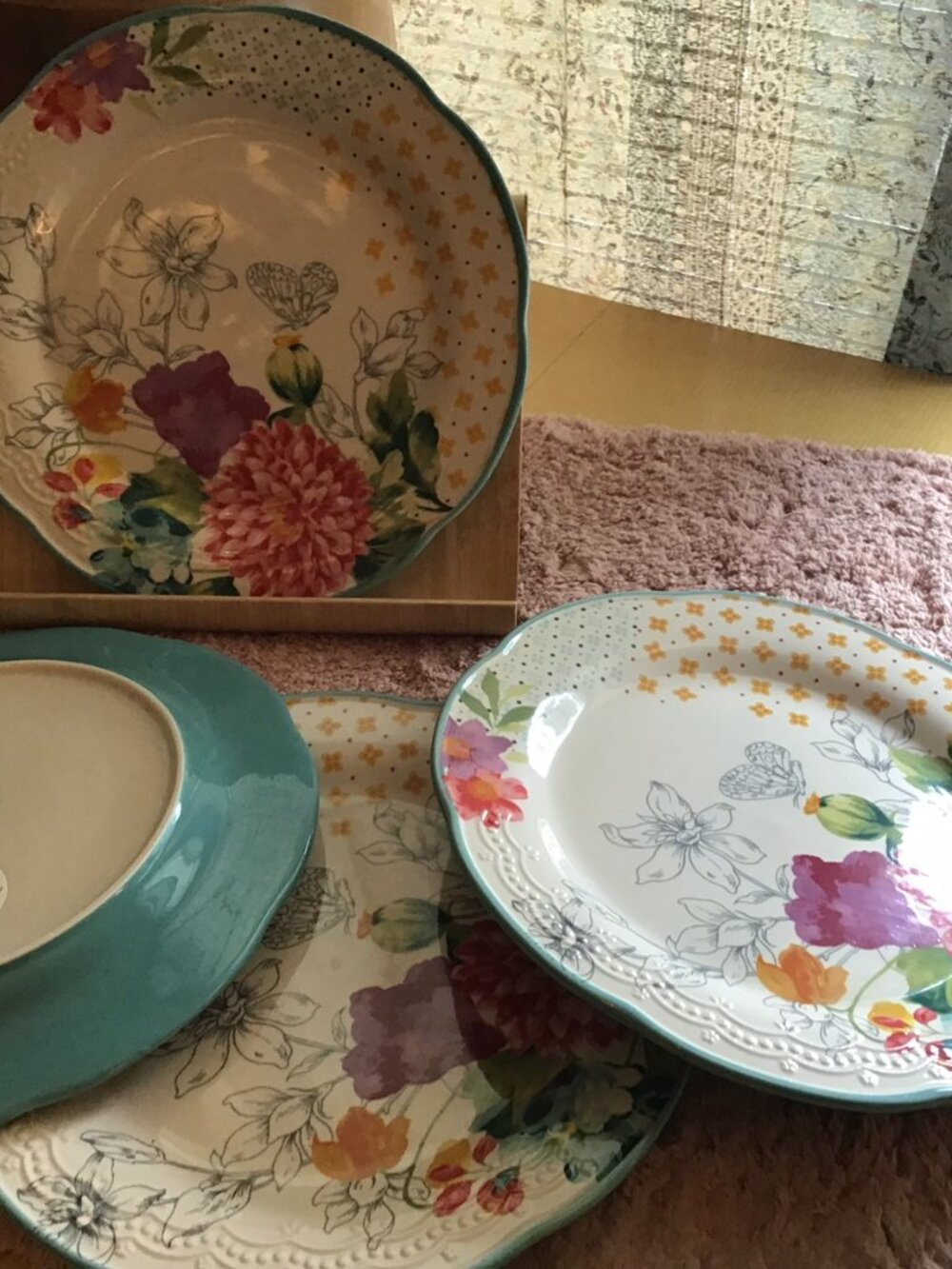 NWT Pioneer Woman Blooming Bouquet dinner plates (4)